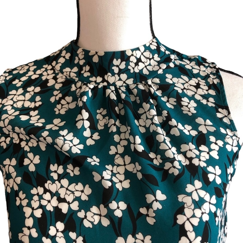 NWT Who What Wear Sleeveless Blouse Turquoise White Floral Mock Neck Size XS - Picture 4 of 14